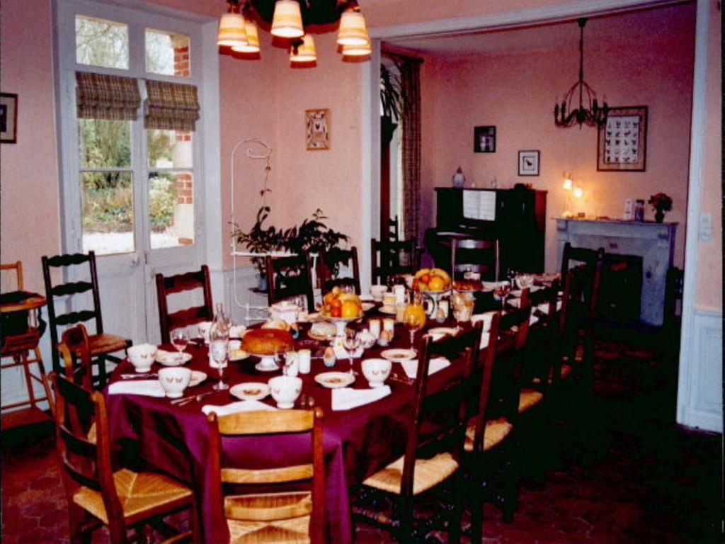 Chez Francine Et Xavier Panzió Froissy  Kültér fotó